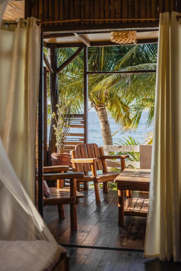 Amami Beachfront Villa With Private Beach Puerto Galera Exterior foto