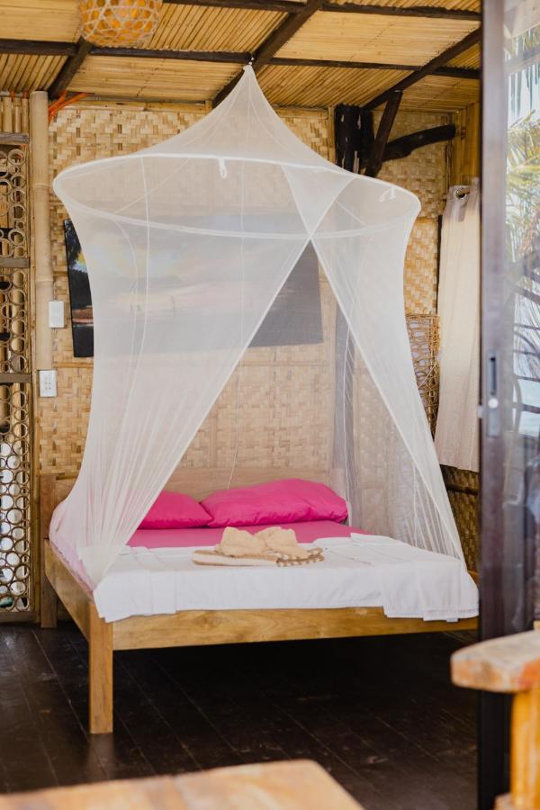 Amami Beachfront Villa With Private Beach Puerto Galera Exterior foto